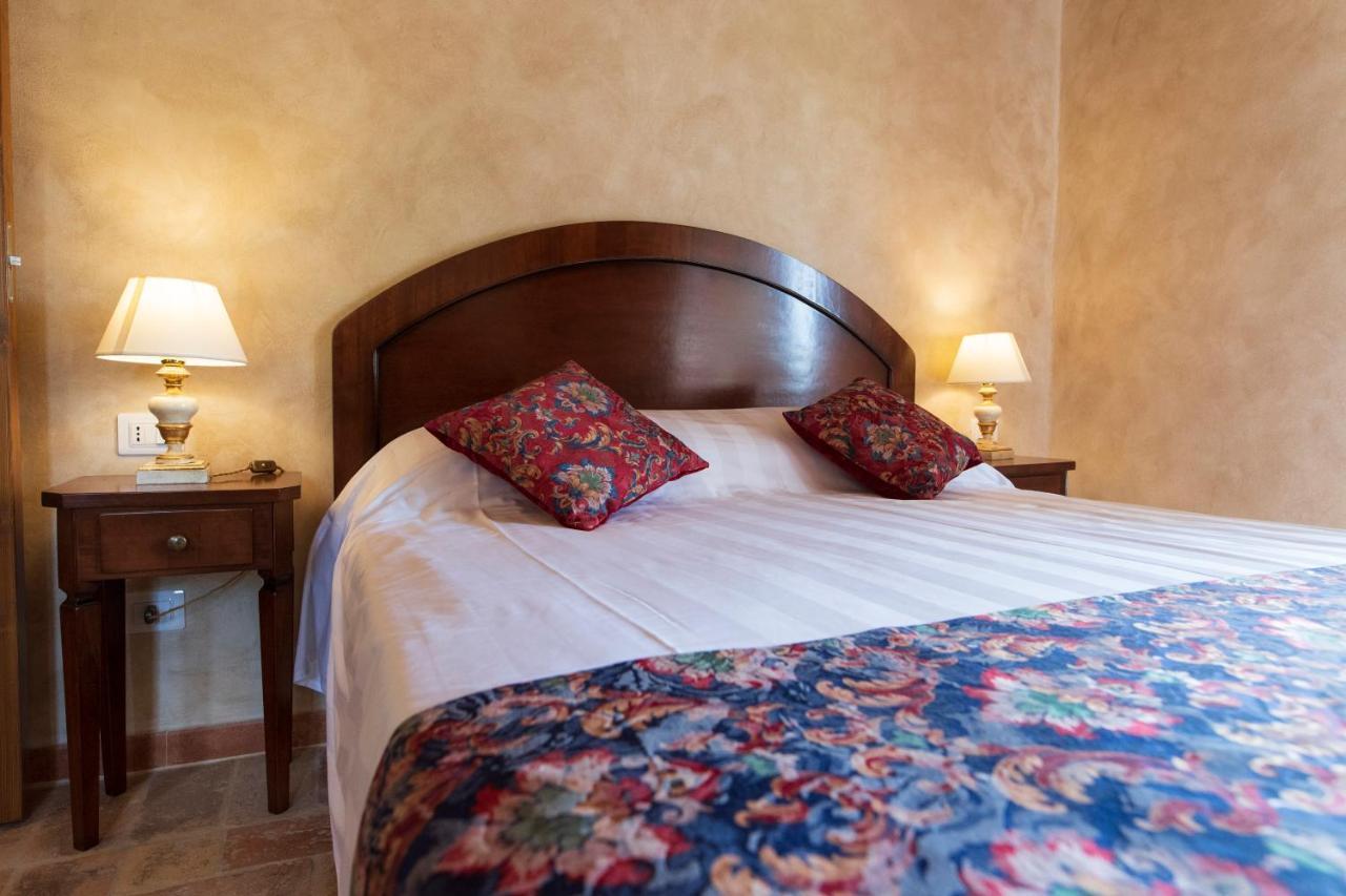 Locanda Di Montegiove Fano Bagian luar foto
