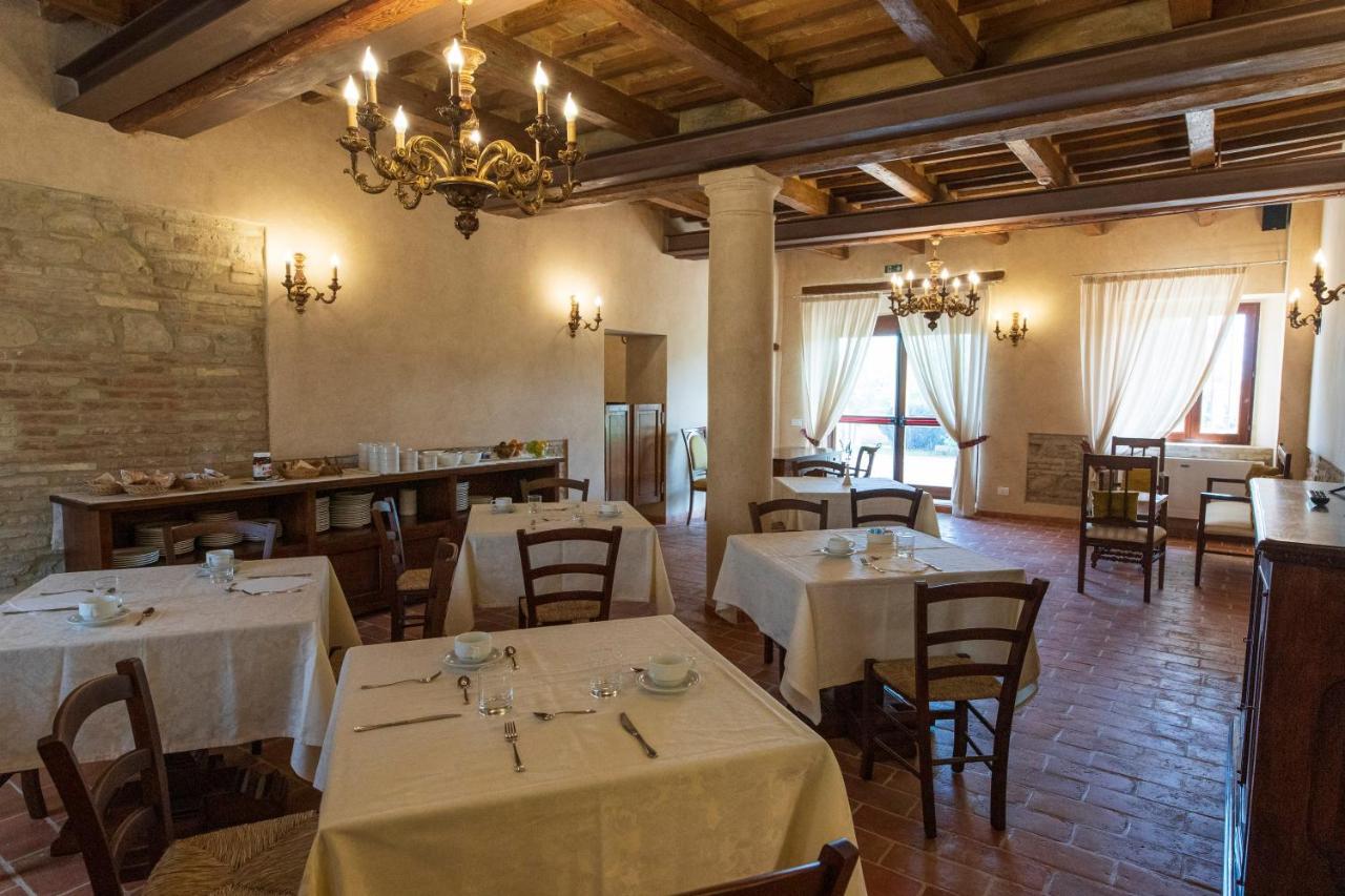 Locanda Di Montegiove Fano Bagian luar foto