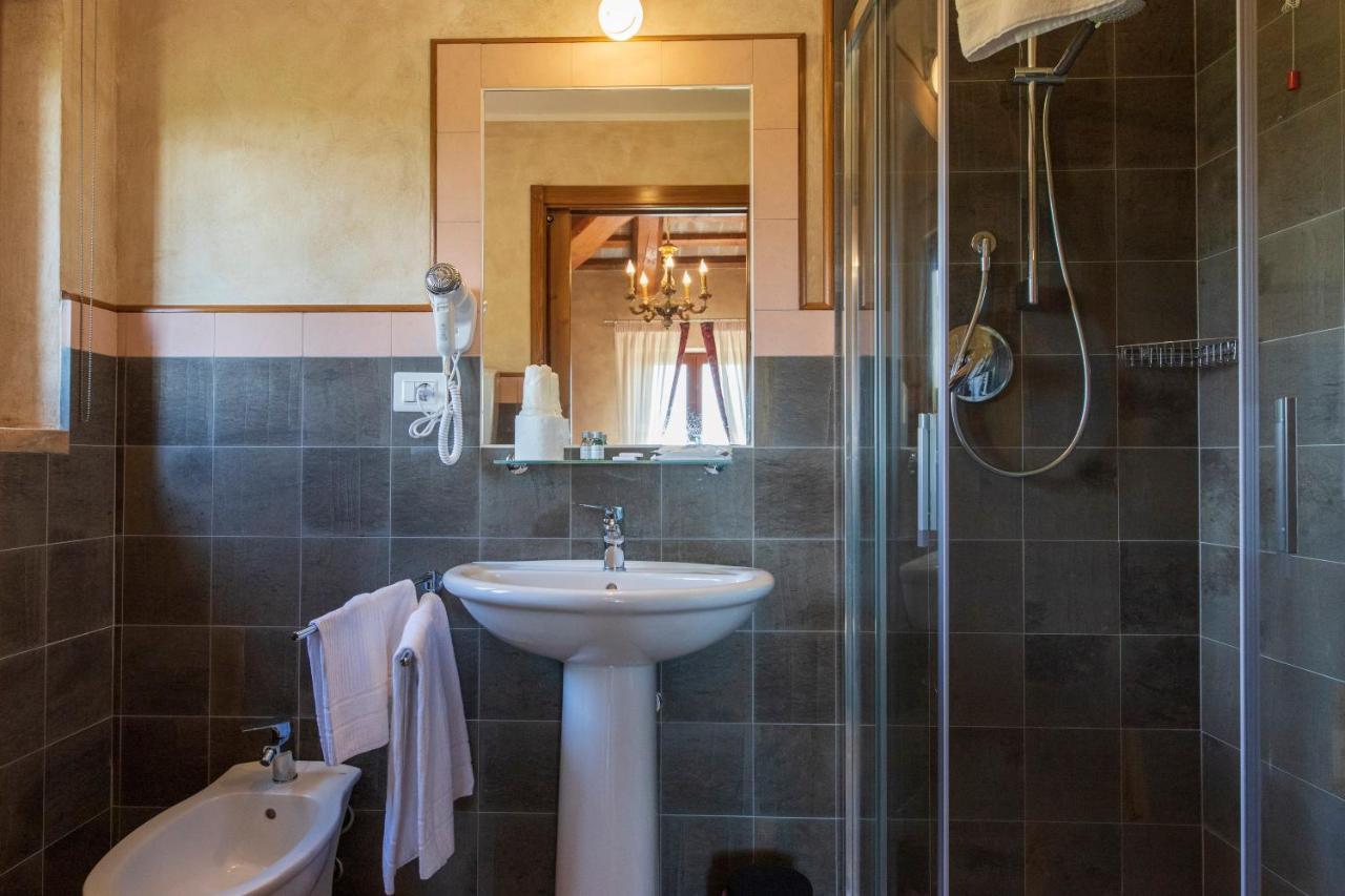 Locanda Di Montegiove Fano Bagian luar foto