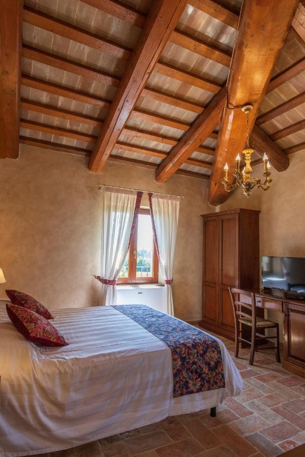 Locanda Di Montegiove Fano Bagian luar foto