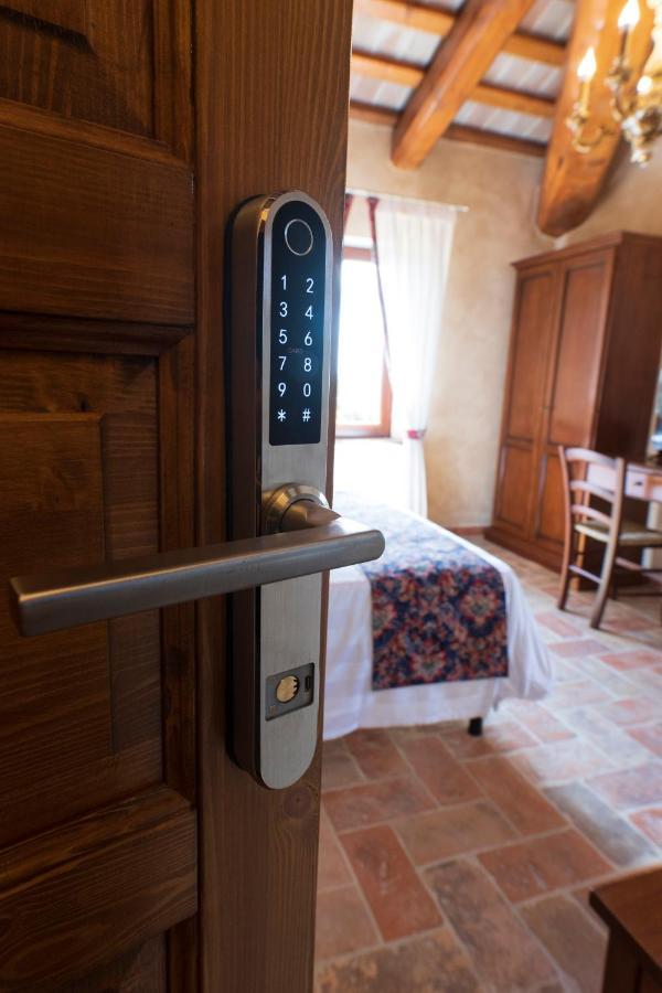 Locanda Di Montegiove Fano Bagian luar foto