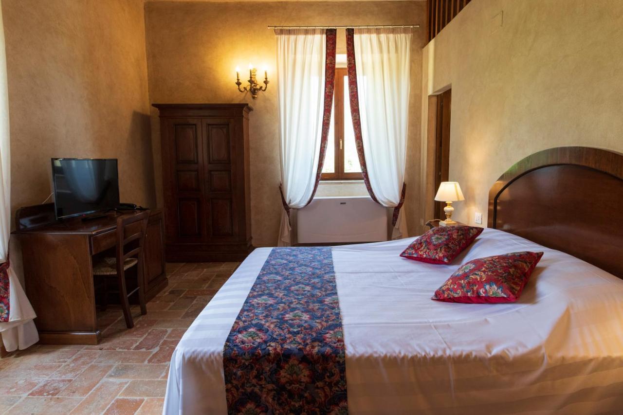 Locanda Di Montegiove Fano Bagian luar foto