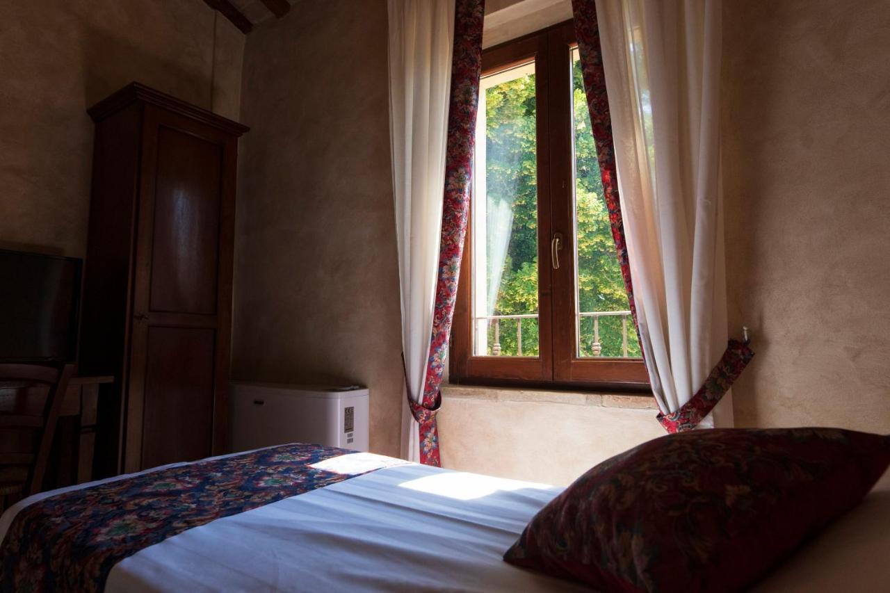 Locanda Di Montegiove Fano Bagian luar foto