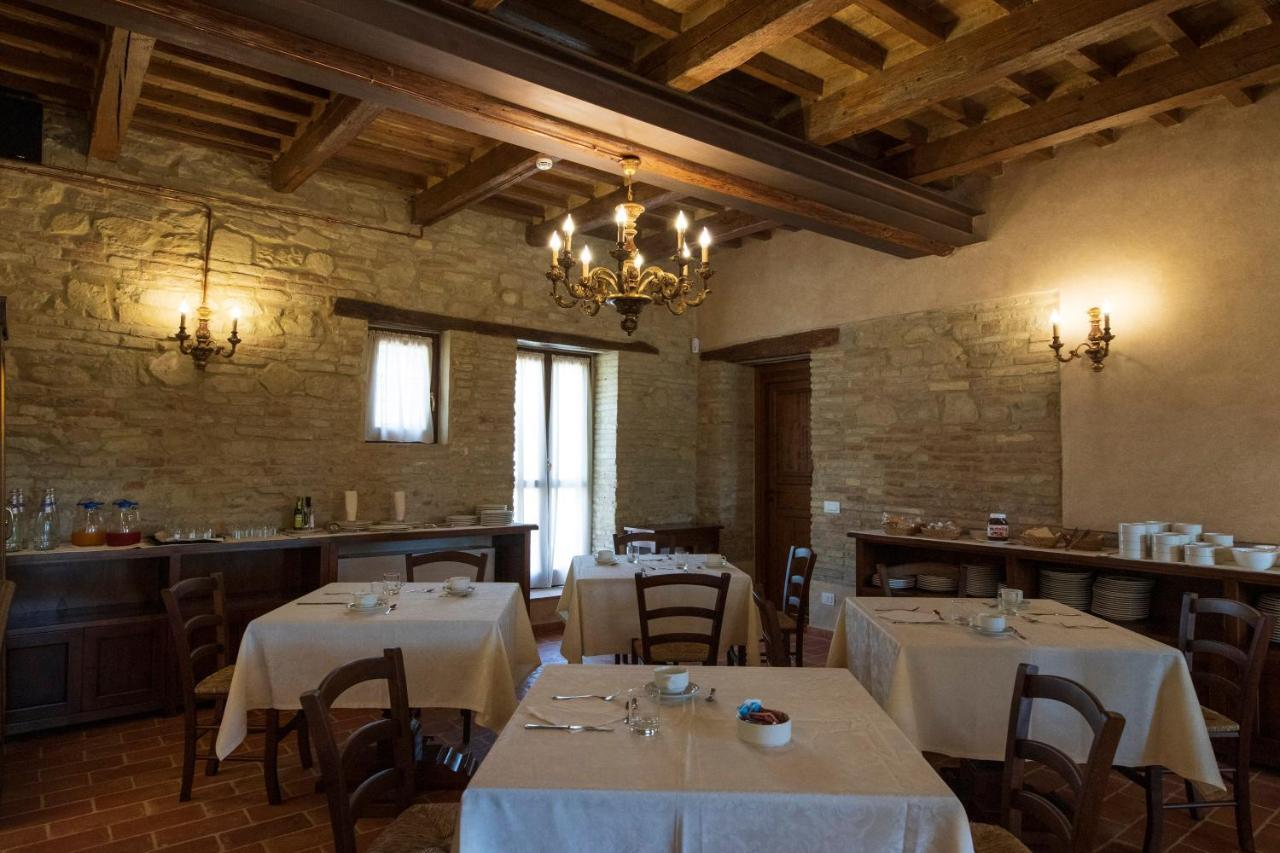 Locanda Di Montegiove Fano Bagian luar foto