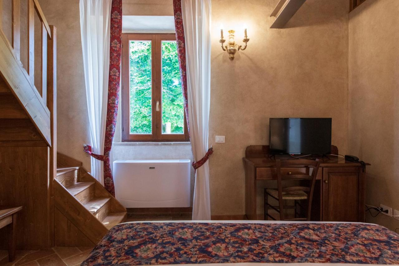 Locanda Di Montegiove Fano Bagian luar foto